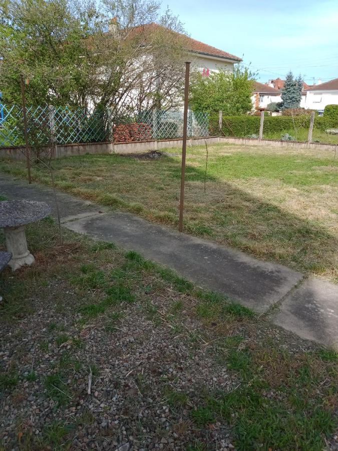 Maison Entiere Avec Parking, Garage Et Jardin *