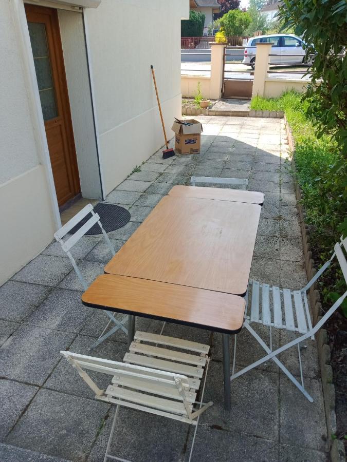 Maison Entiere Avec Parking, Garage Et Jardin Montluçon