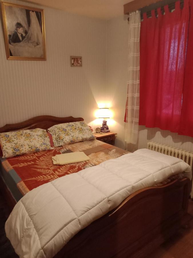 Maison Entiere Avec Parking, Garage Et Jardin Montlucon