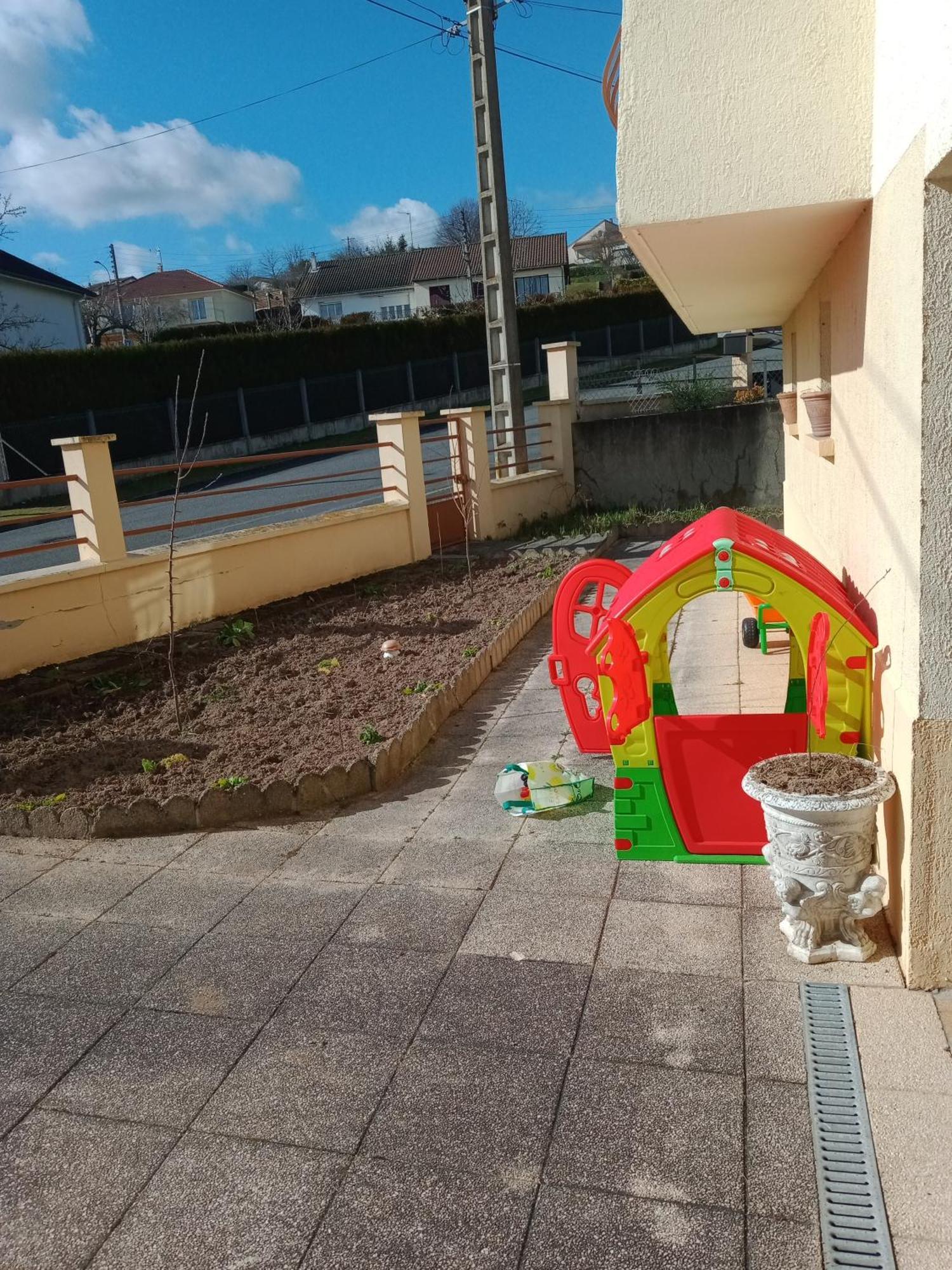 Maison Entiere Avec Parking, Garage Et Jardin Ferienhaus Montluçon